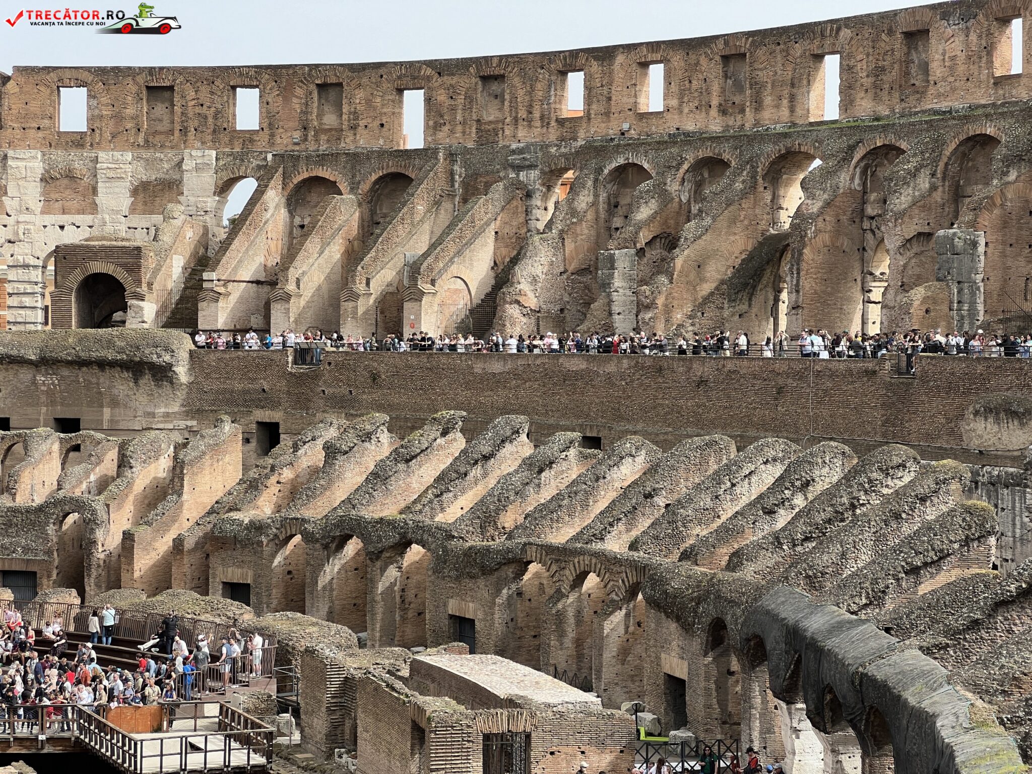 Colosseumul din Roma Italia Obiective turistice de văzut și vizitat